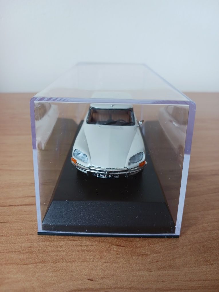 Модел на Citroën ds 23 1/43 Norev