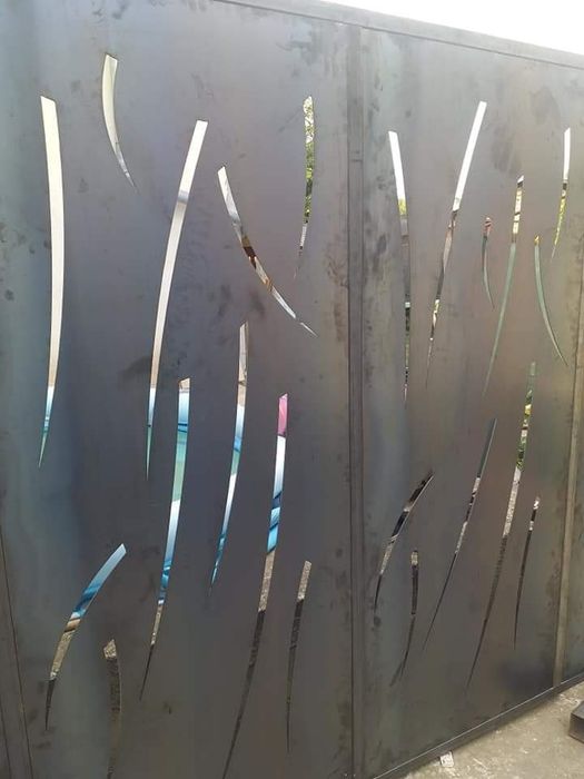 Garduri debitate plasmă, traforate