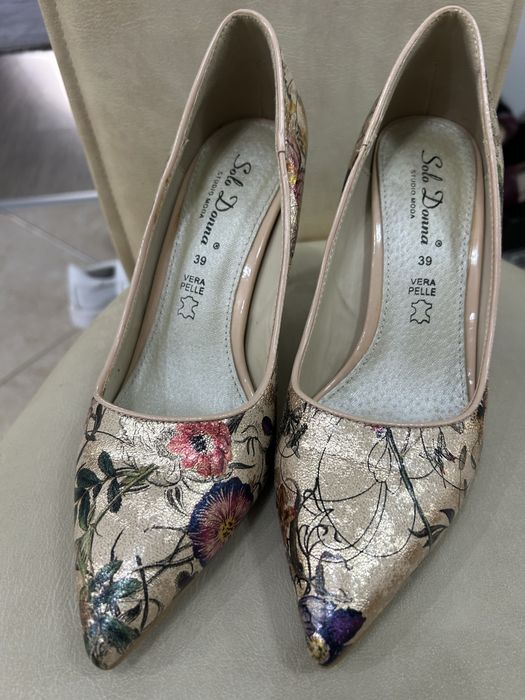 Pantofi din piele naturala