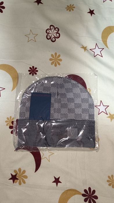 Caciula Louis Vuitton (LV)