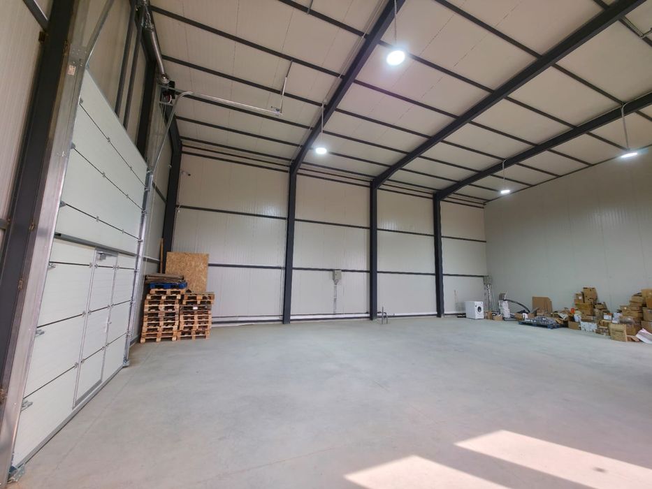 Hala nouă de închiriat 200mp + curte 300mp