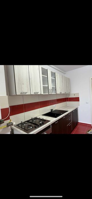 Vand mobila de bucatarie cu electrocasnice