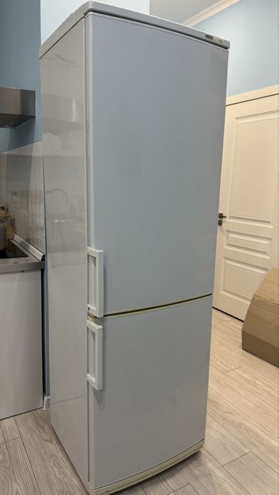 Продам холодильник