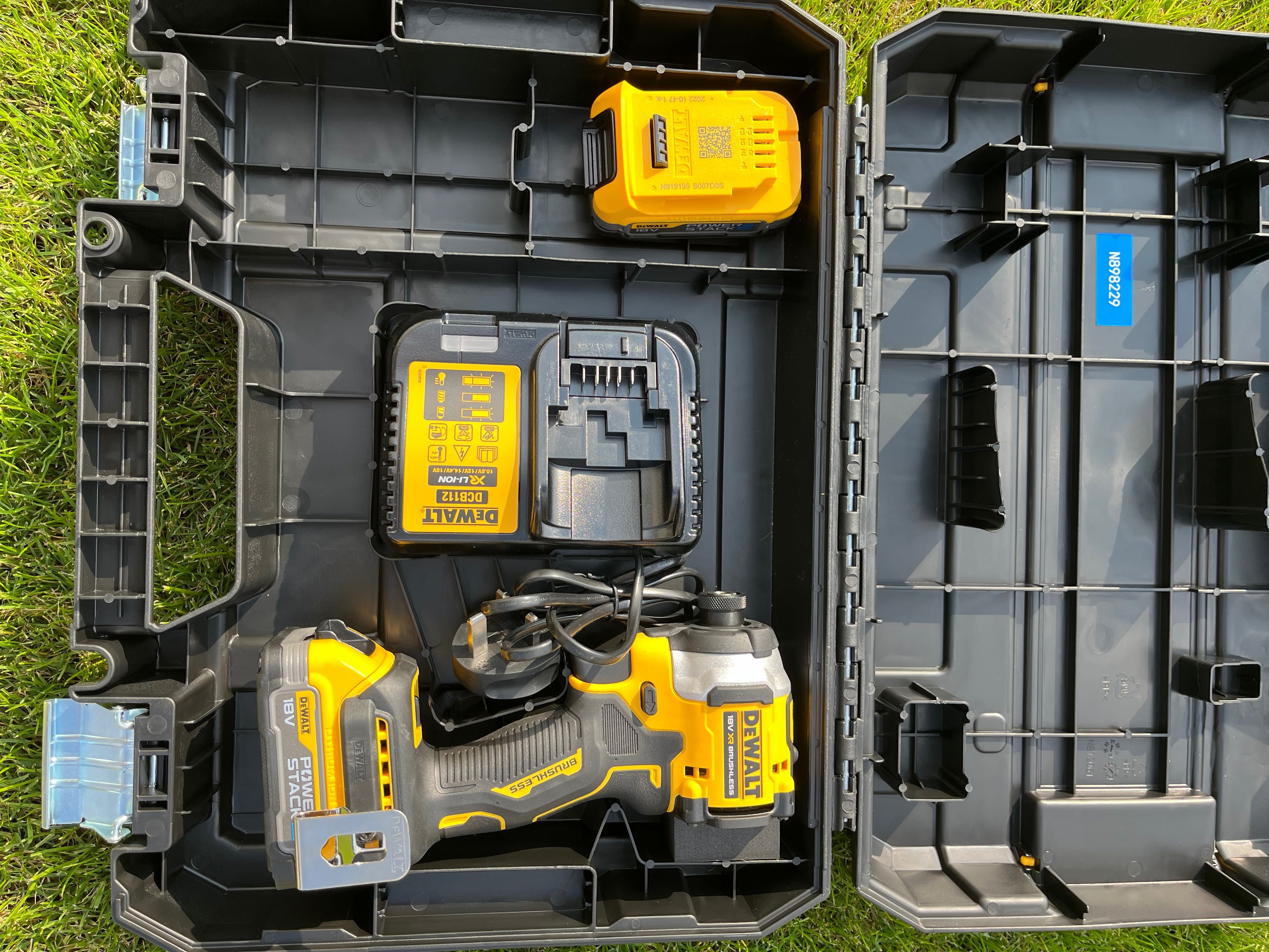 Ударен винтоверт Dewalt