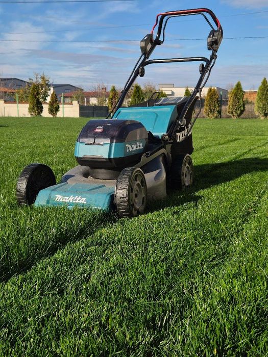 Masina tuns gazon (profesionala acumulatori XGT 40V) Makita LM001GZ