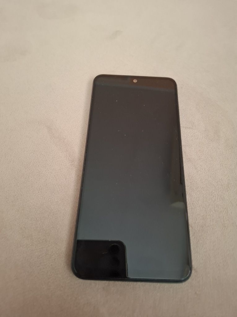 Продавам телефон Redmi Note 12