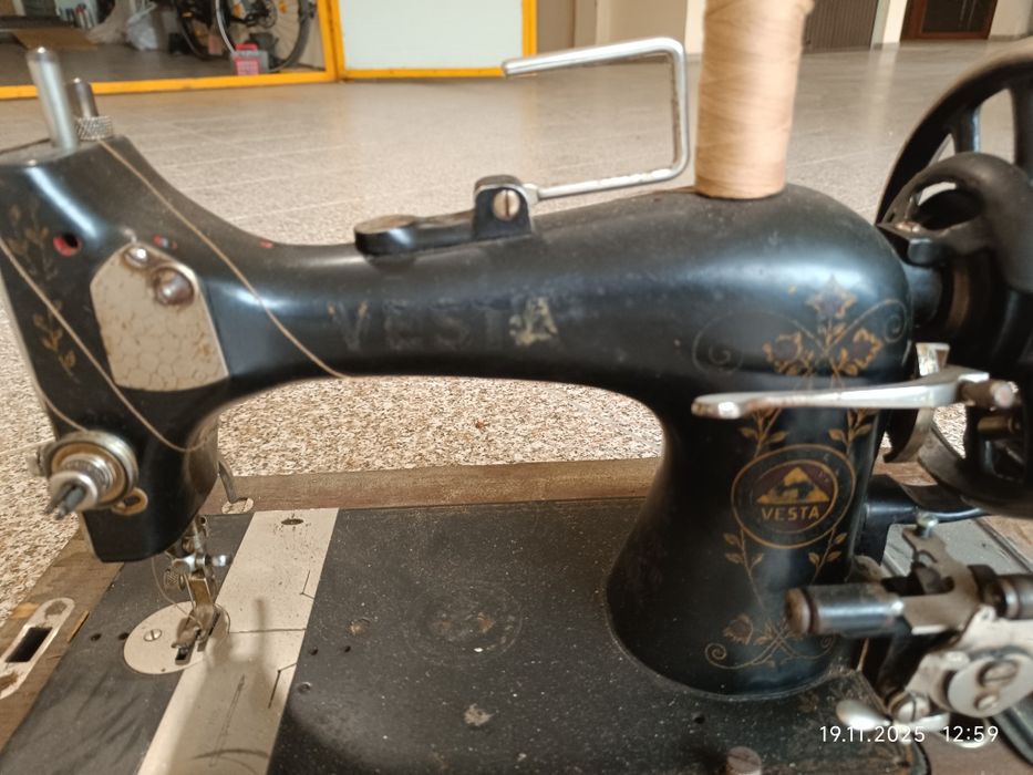 Шевни машини SINGER и VESTSA.