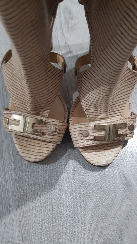 Sanda stil cizma Elisabetta Franchi nr 37