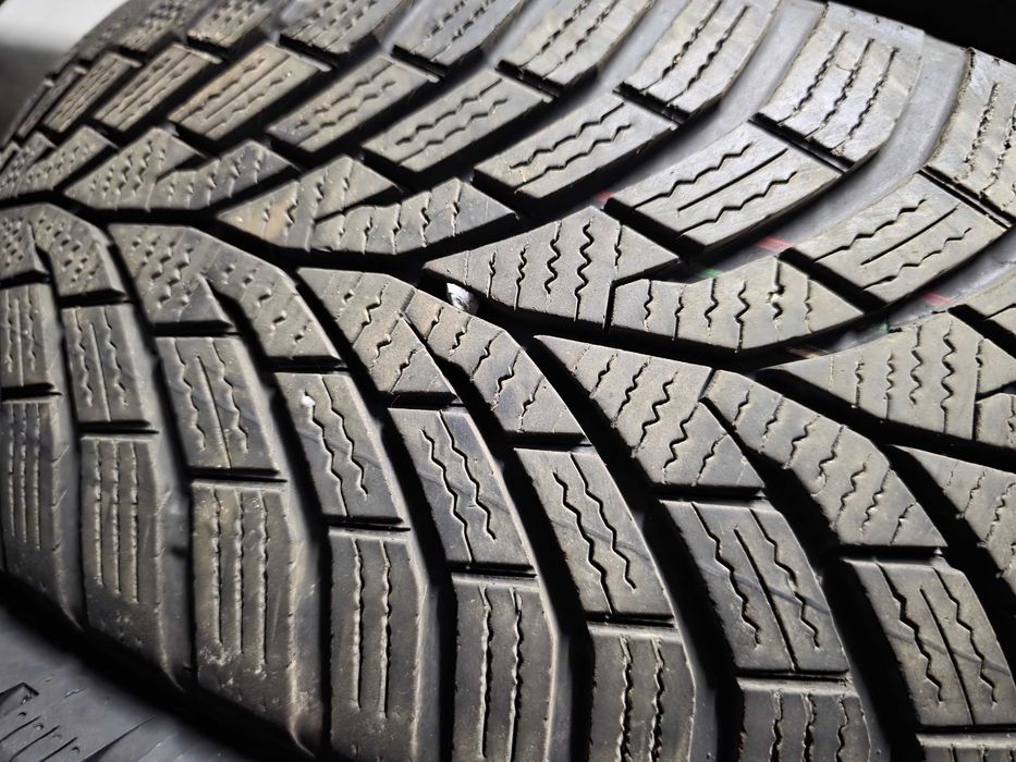 2бр Зимни гуми 205 60 16 - Continental - DOT 2023