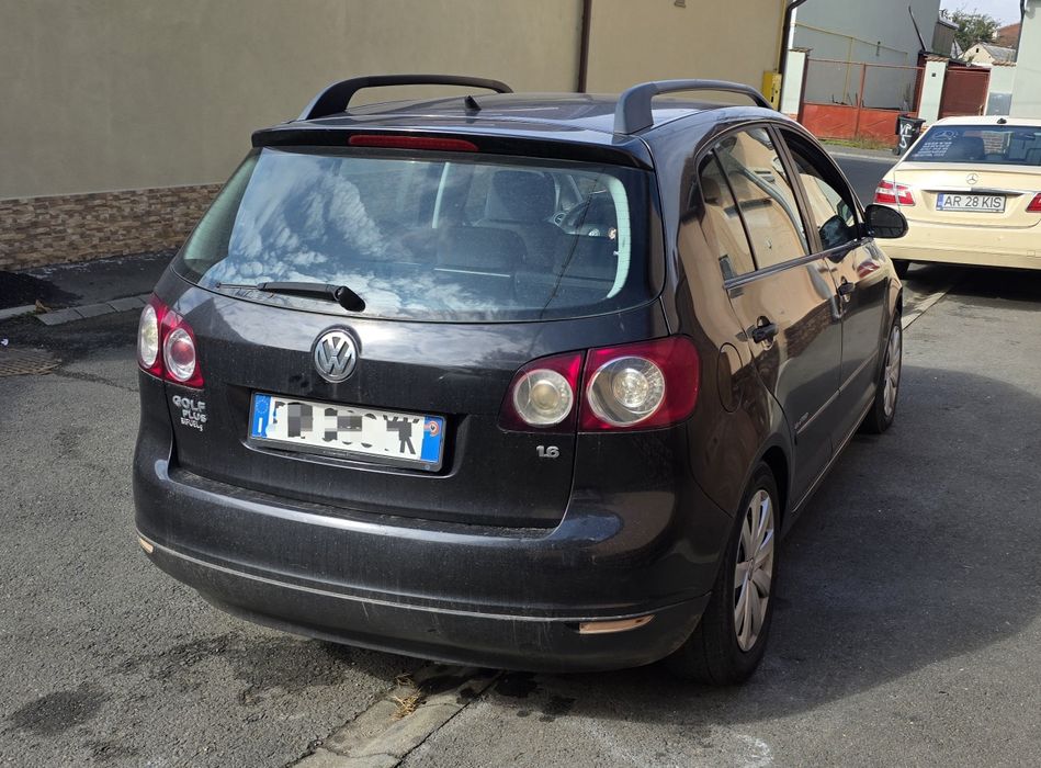 Volkswagen golf 5 plus 1.6 benzina gaz recent adusa din italia