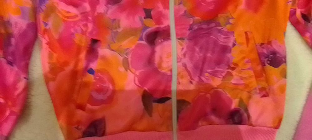 Adidas  с 2 долнища 6-8 г. -30 лв., ръст до 128 см.