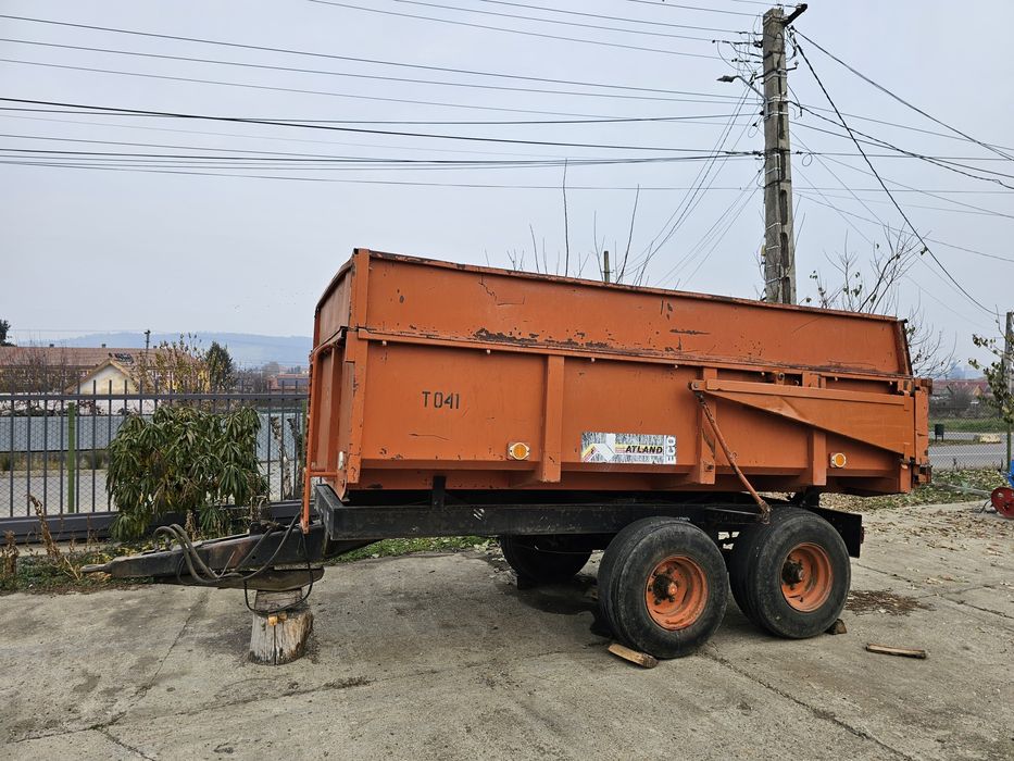 Vând remorcă agricolă basculabilă tandem 8T