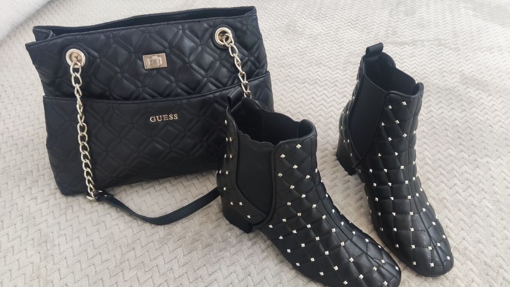 Красиви боти модел Valentino с подарък чанта Guess