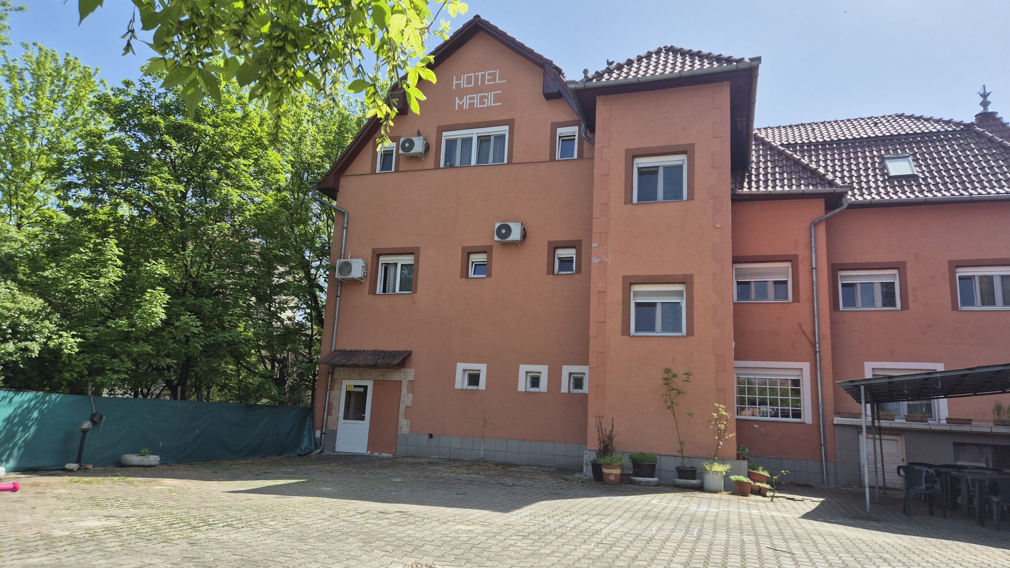 Cazare echipe ,grupuri muncitori pensiune Oradea .Central locație Lux