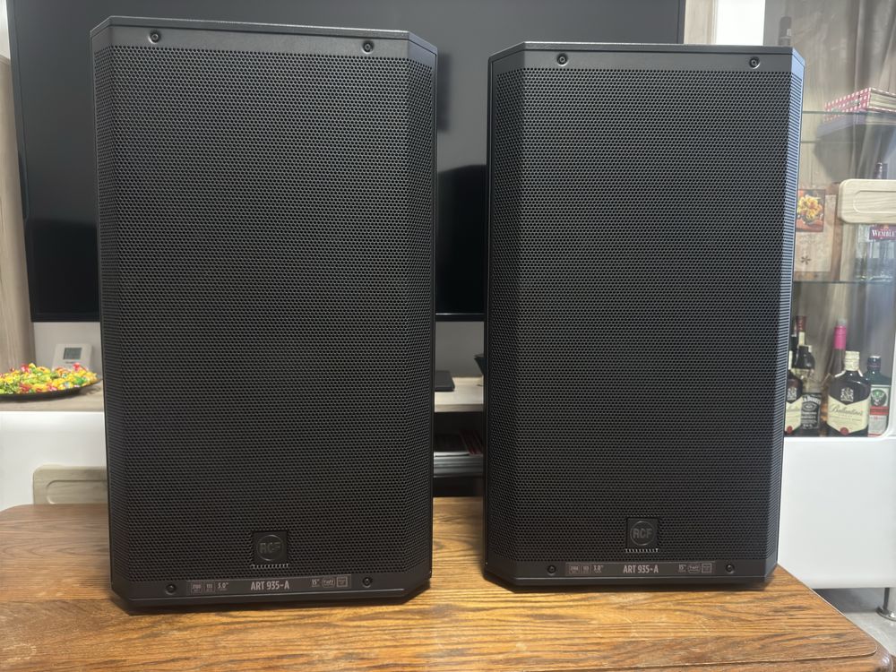 Vand Rcf 935 active 1050w  rms