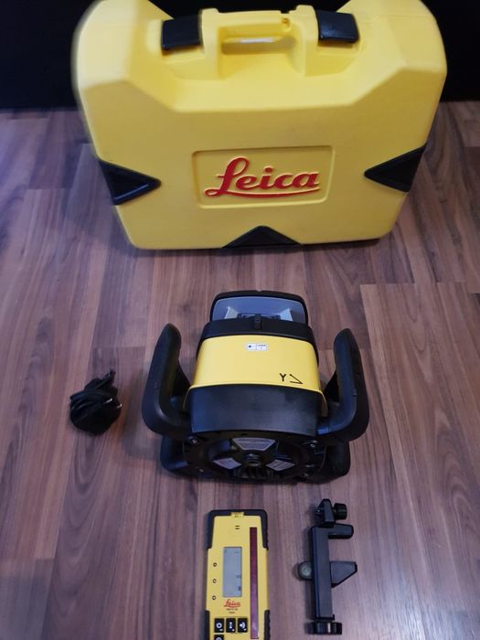 Leica RUGBY CLH,laser rotativ cu dublă pantă și afișaj electronic.