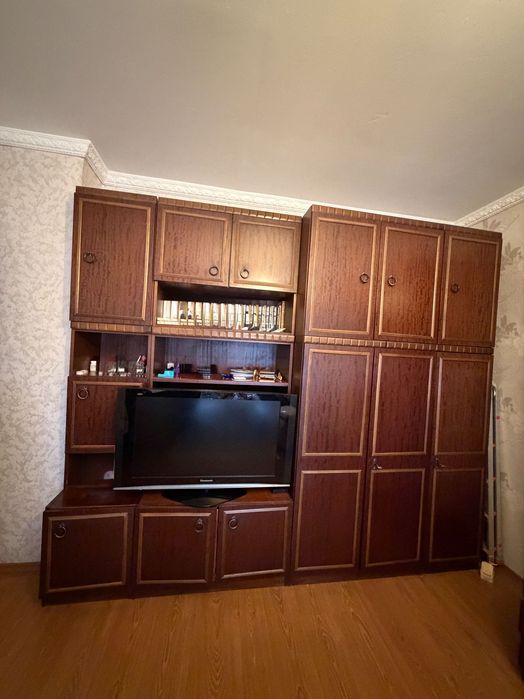 Дървена холна секция