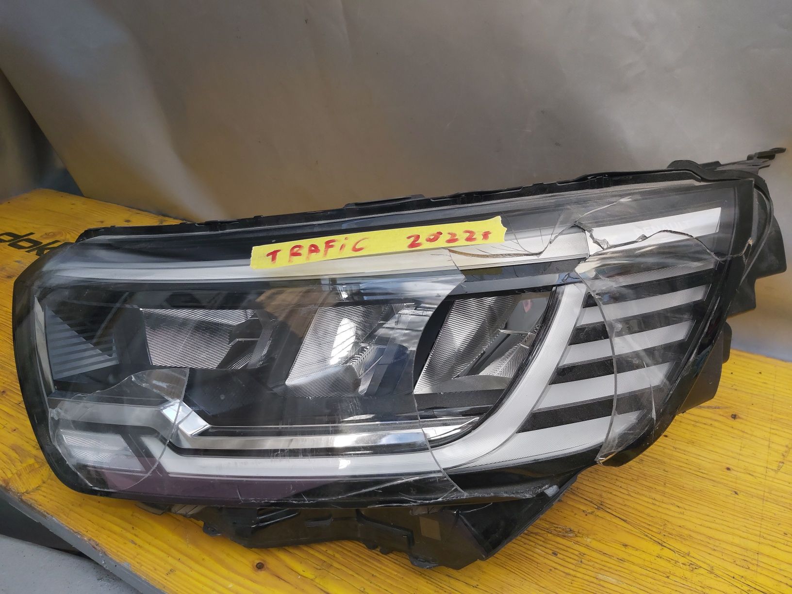 Фар Renault Trafic 2022г full led