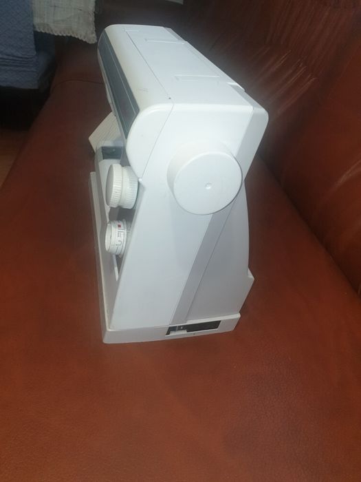 Masina cusut electrica husqvarna viking