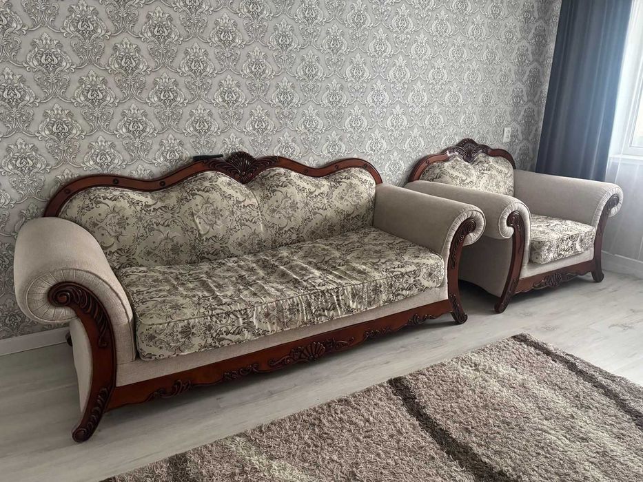 Продам комплект мягкой мебели