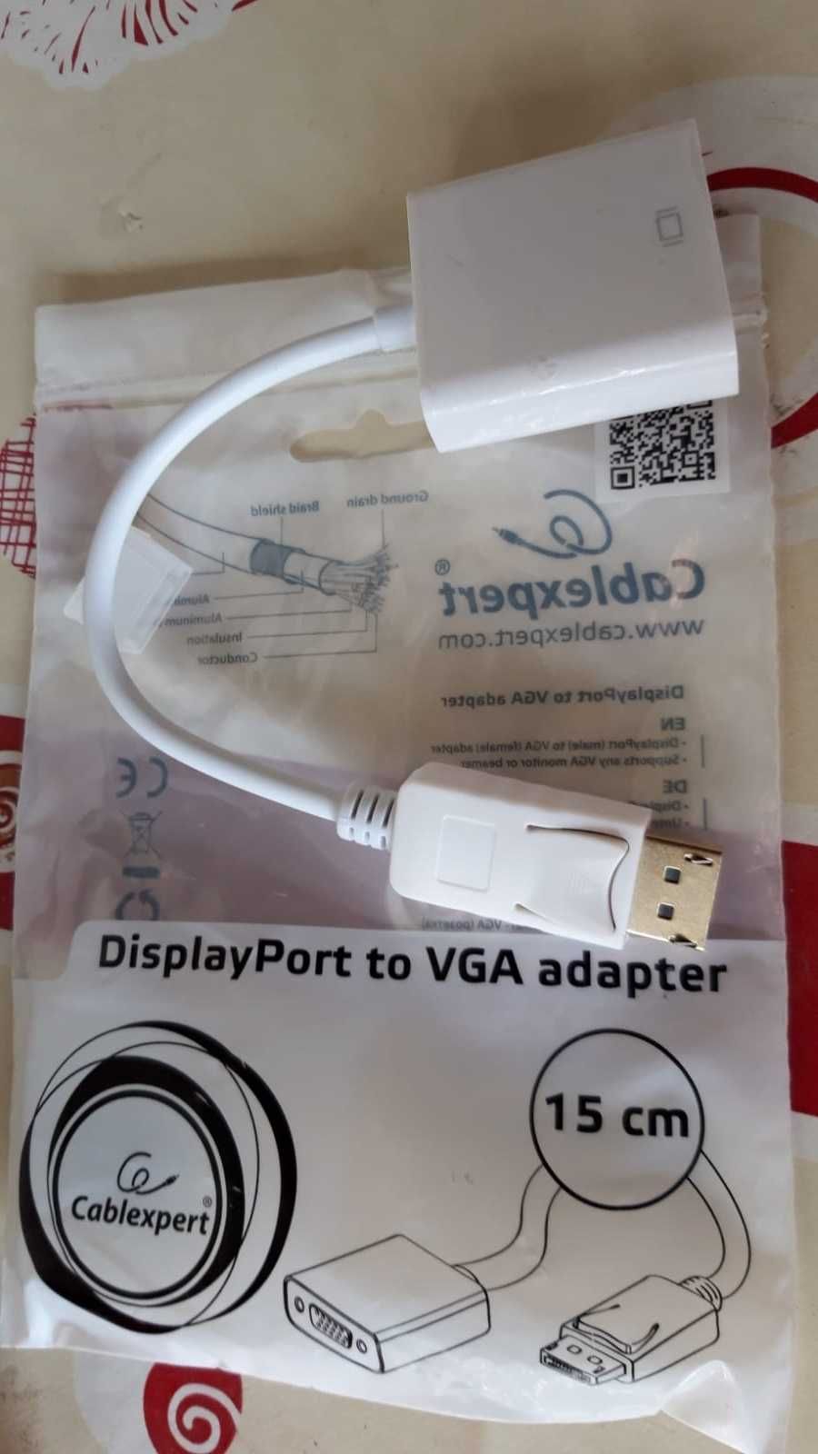 ADAPTOR display port to vga , nou , orice adaptor hdmi-vga