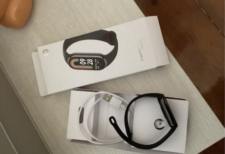 СРОЧНО продается Xiaomi Mi band 8