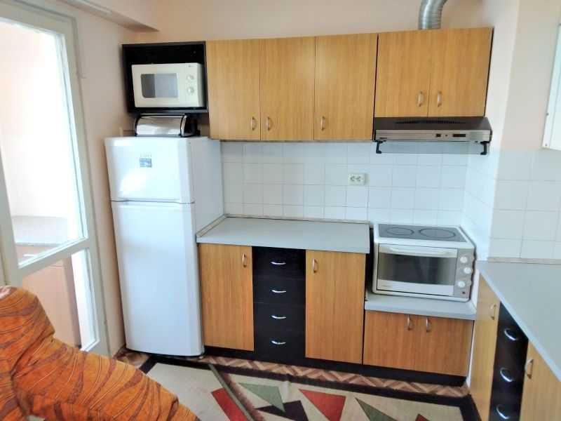 Дава се под наем Двустаен апартамент в Бургас, Славейков - 65 кв.м за 350 € - Снимка #1