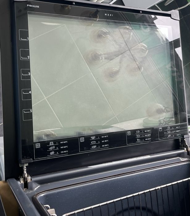 Фурна с плот за вграждане AEG Competence EE3314031M