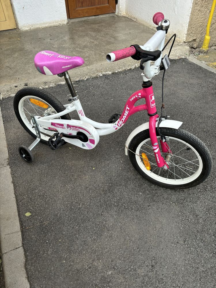 Bicicletă fete Romet 16 Inch roz