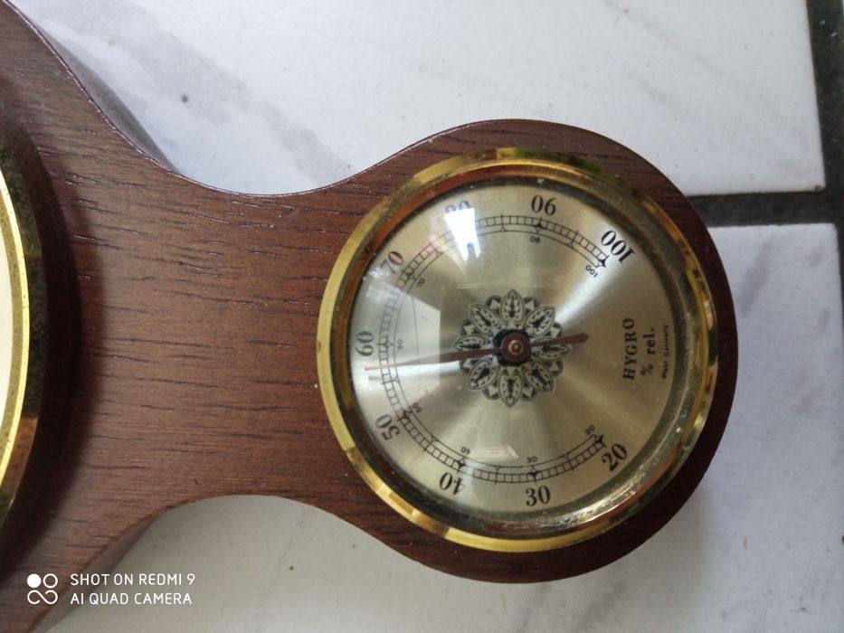 Немски барометър в дървена основа!