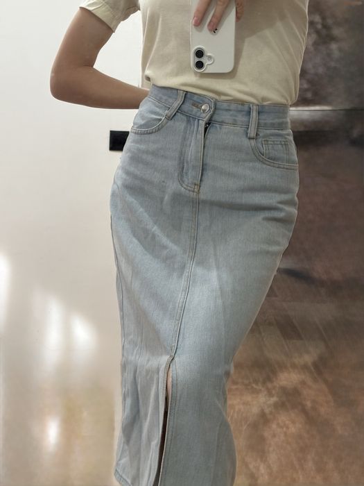 Джинсовая юбка размер L(голубой джинс)