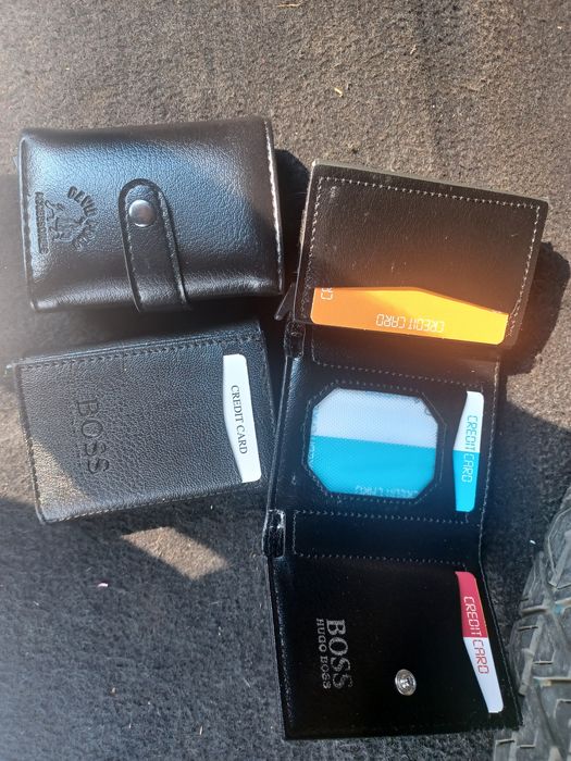 Продавам чисто нови портмонета