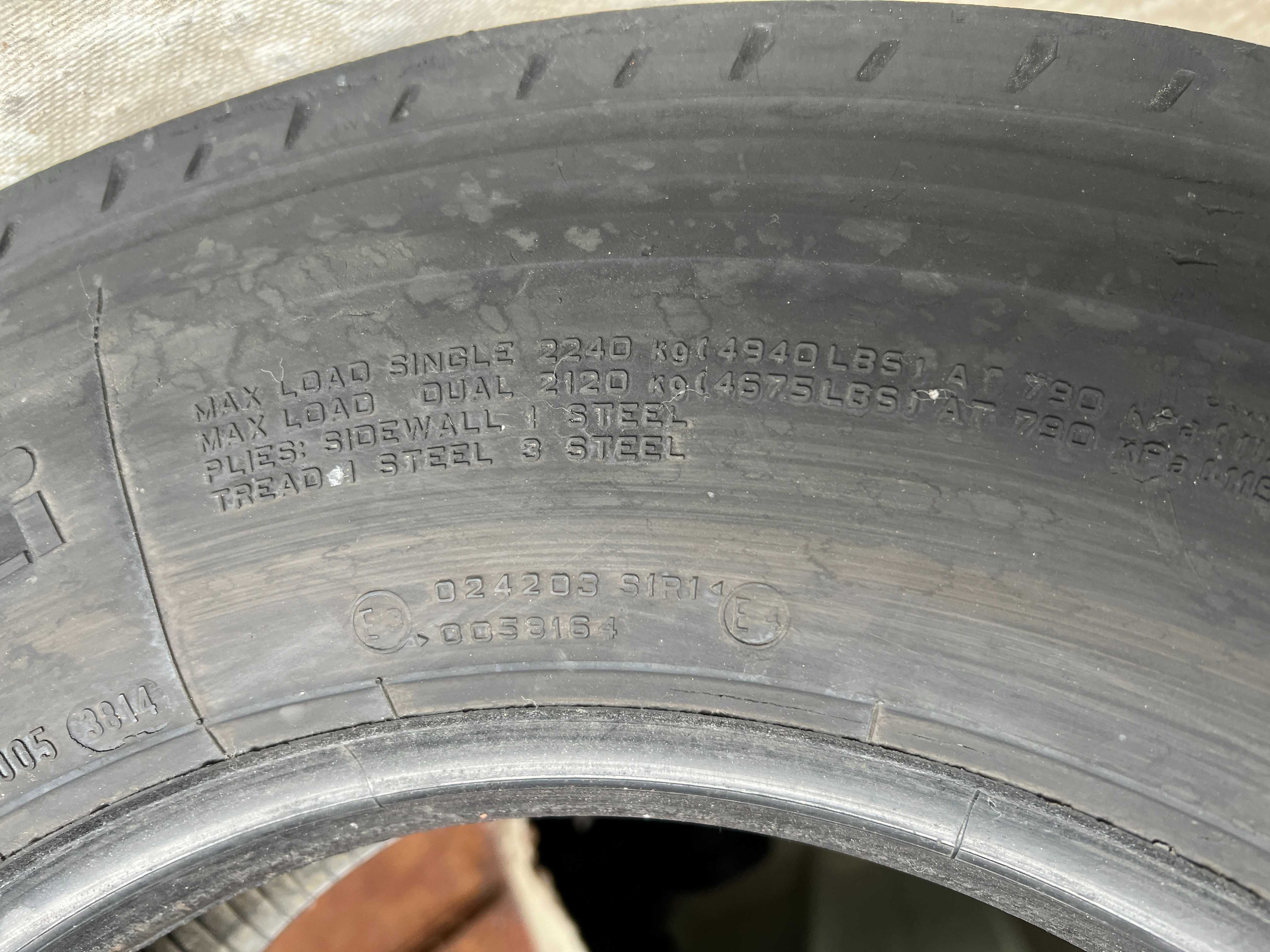 1 тежкотоварна гума 245/70R17.5 Pirelli FR85 Amaranto 136/134M