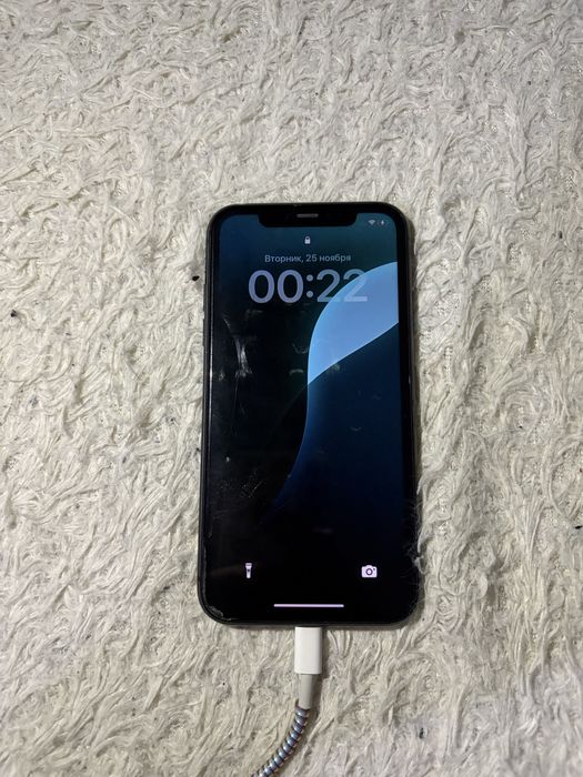 Продаю айфон 11