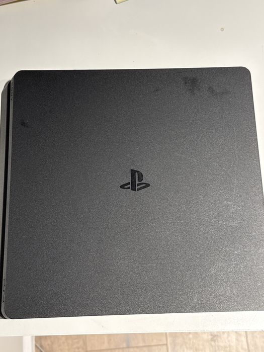 PlayStation 4 slim със два Джойстика и девет игри