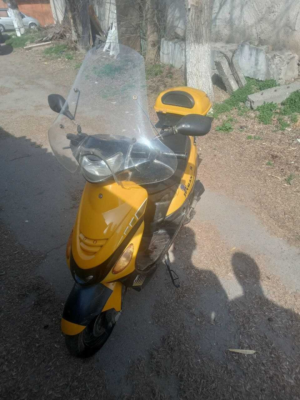 Скутер джейран желтый