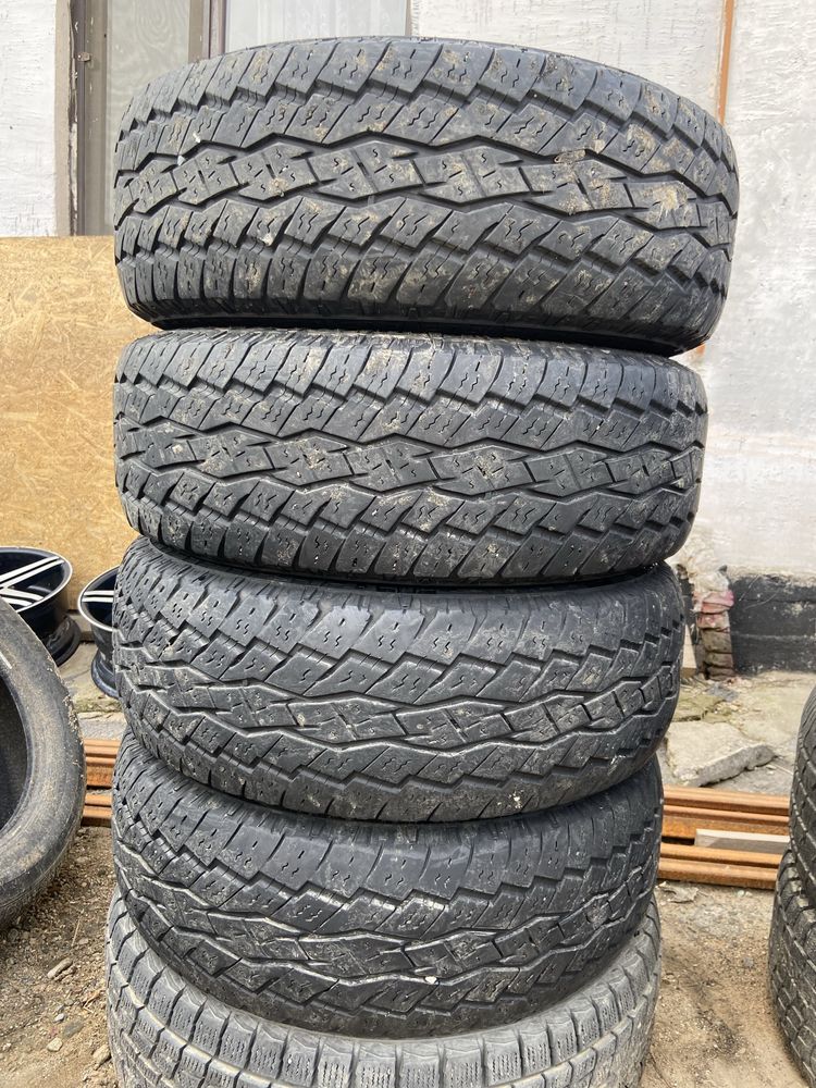 Комплект всесезонные шины 265/70/15 265/70R15 Toyo A/T.