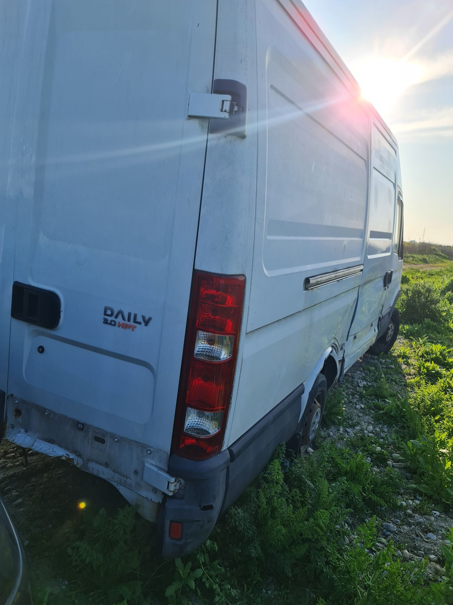 iveco daily 35c18 35s18 duba înaltă sașiu carte și fiscal