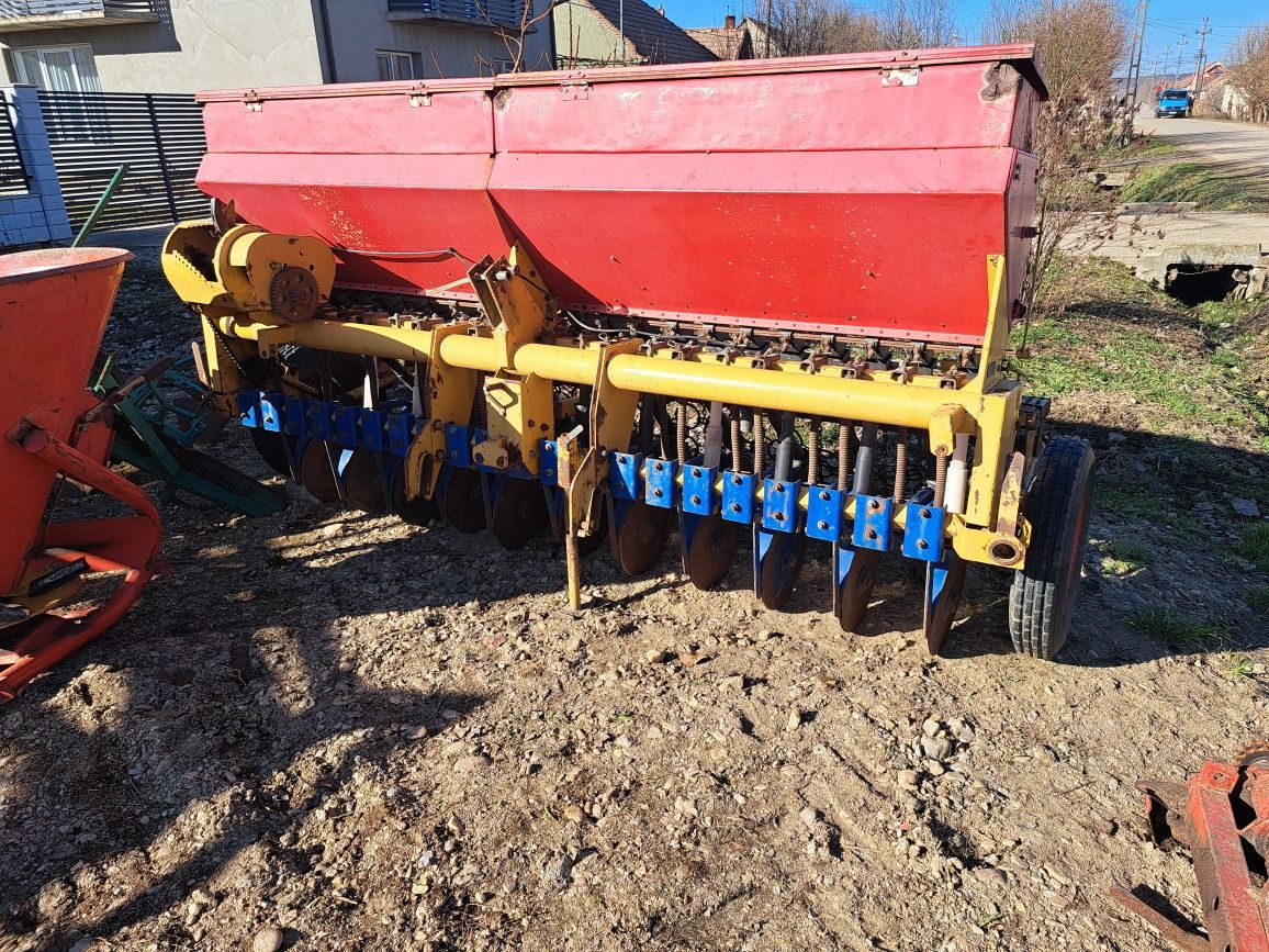 Semanatoare paioase sup 21 , 2,5 , 3 si 4 m pe discuri, grau,lucerna ,