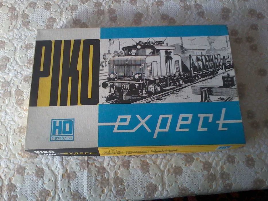 Умален модел на влак PIKO expert GDR