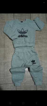 Costumas bebe adidas