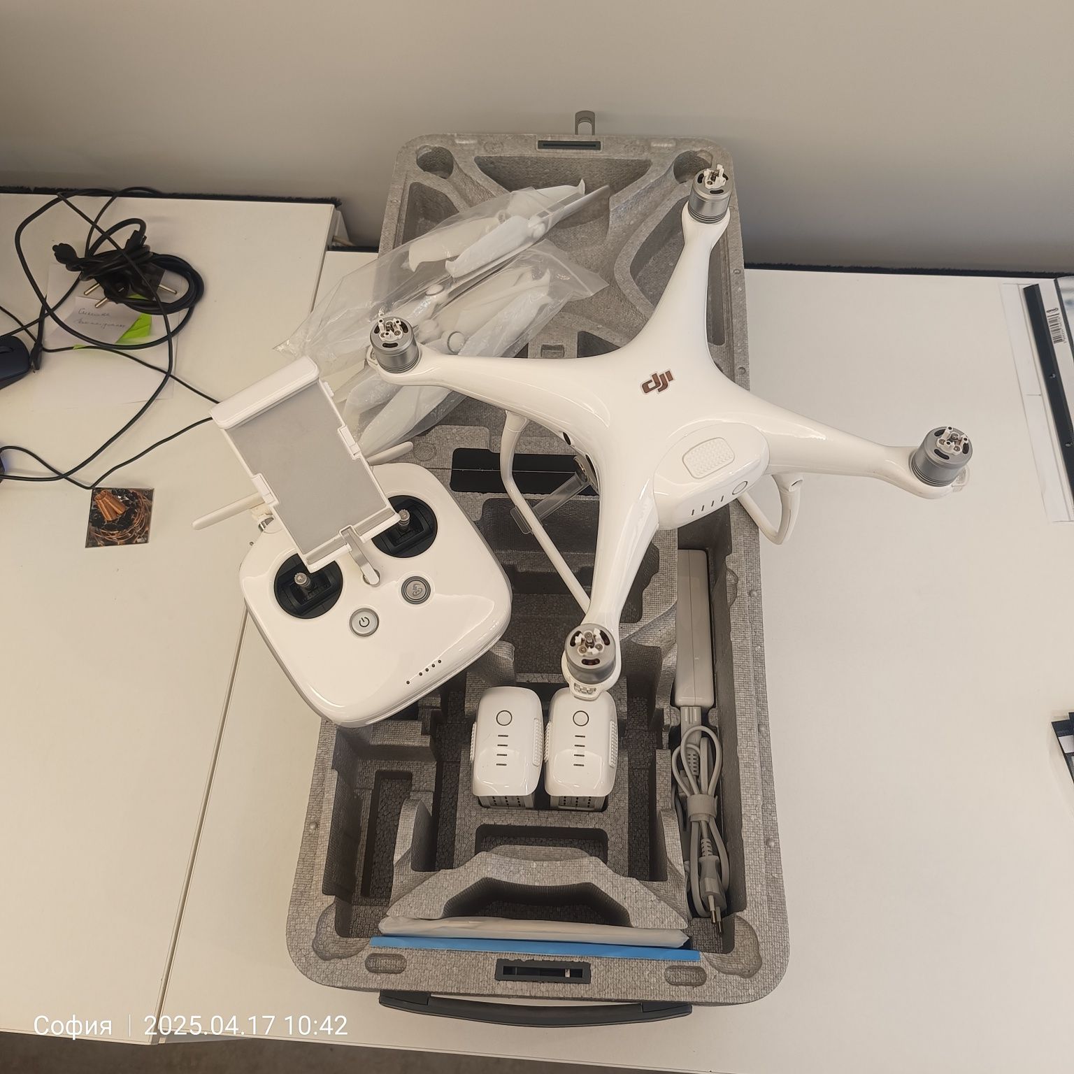 Продавам дрон DII Phantom 4