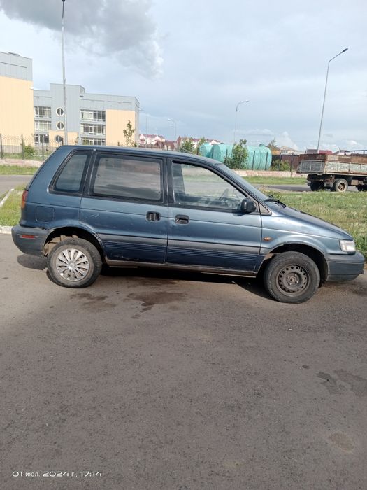Продам машину мицубиси спейс ранн либо обен