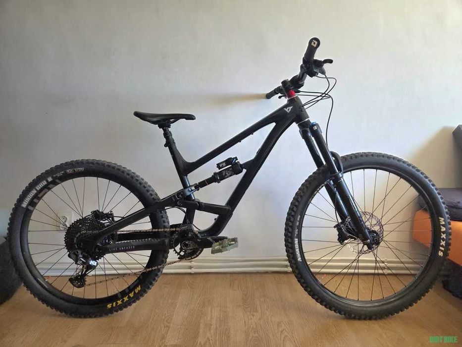 Bicicleta Enduro - YT Capra MK3
