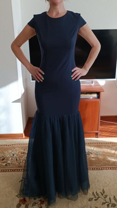 Вечернее платье. Размер 42.