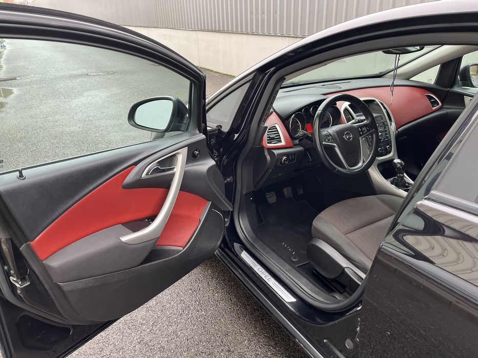 Vand Opel Astra J Euro 5 hatckback An 2012 1.7 CDTI 168.000 km realii