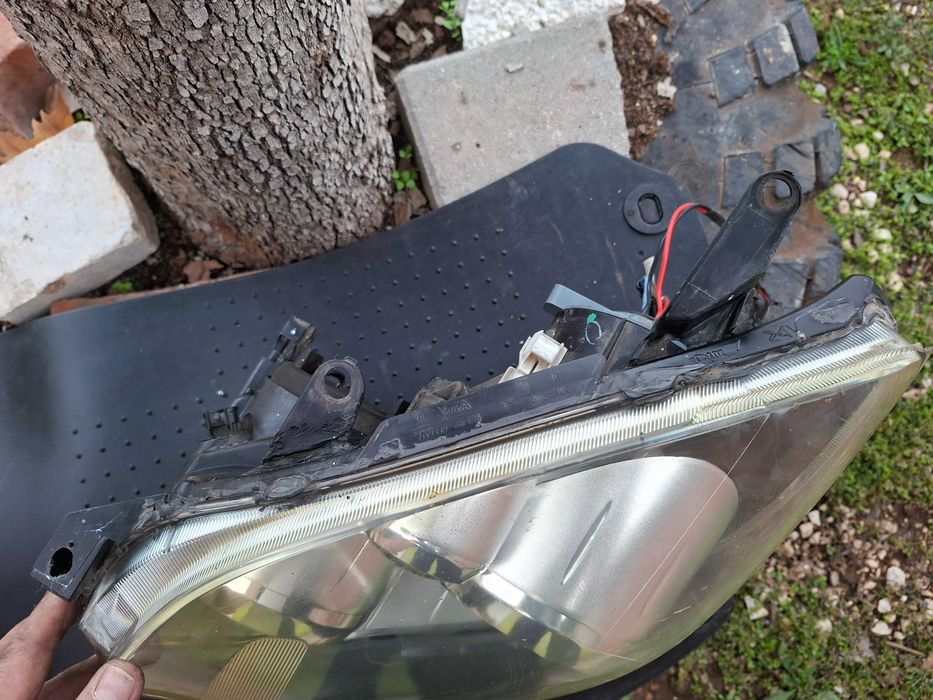 Ляв фар Тойота Авенсис Т25 фейслифт