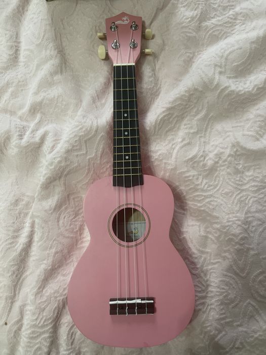 Продам Укулеле новое