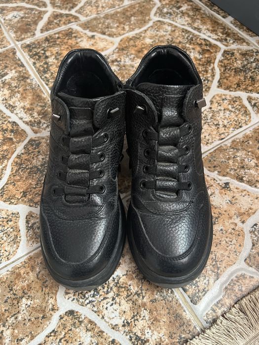 Продам осенние ботинки 34р