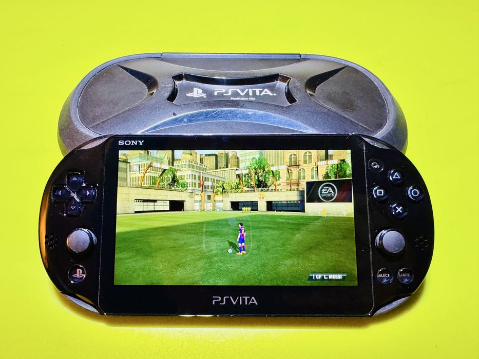 PS VITA 1000. Modata. Impecabila.